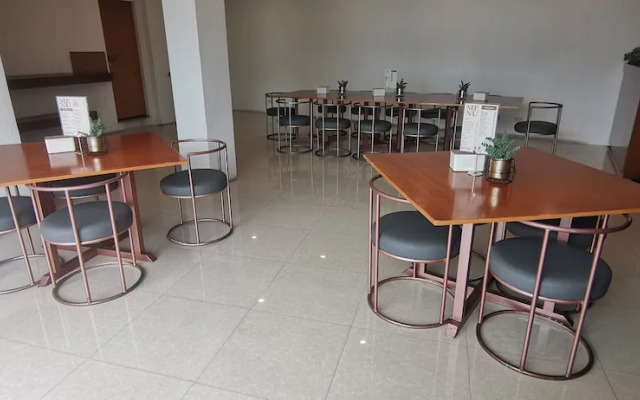 Dancenter Boss Hotel Near Clark International Airport