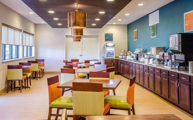 Red Roof Inn & Suites Ferdinand