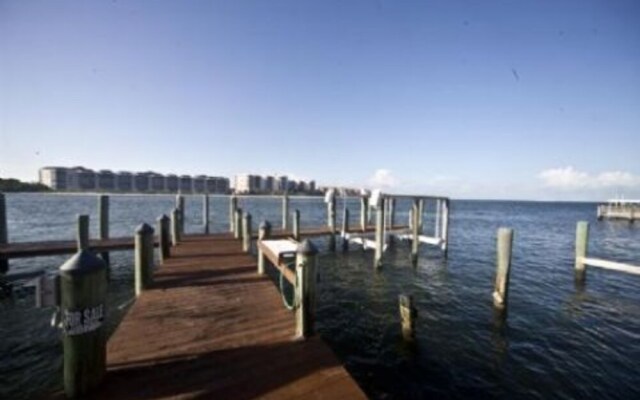 La Peninsula Blvd Condo