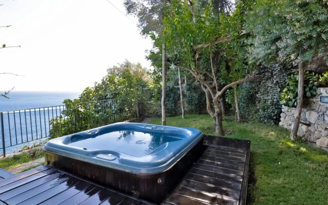 Luxury Room With sea View in Amalfi ID 3938