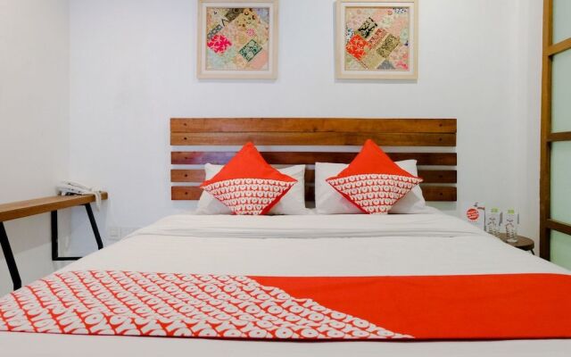 OYO 626 Augustina Home