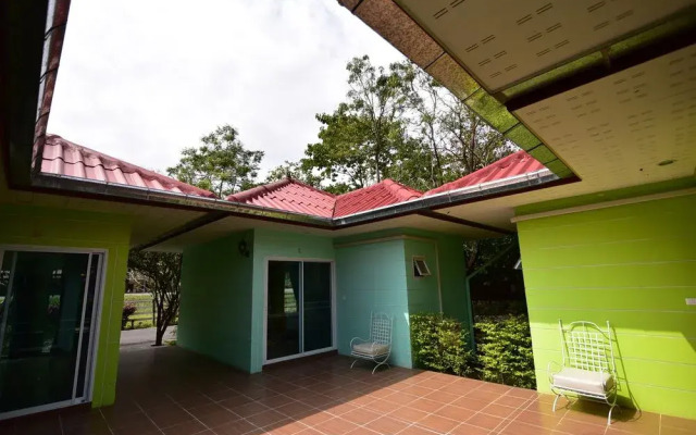 Petch Jed Sao Noi Resort