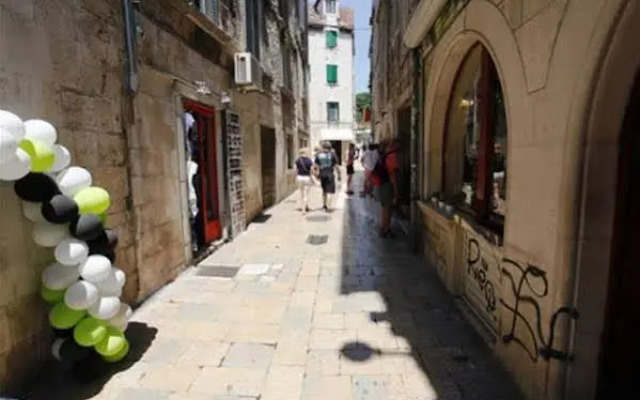 Split City Breaks