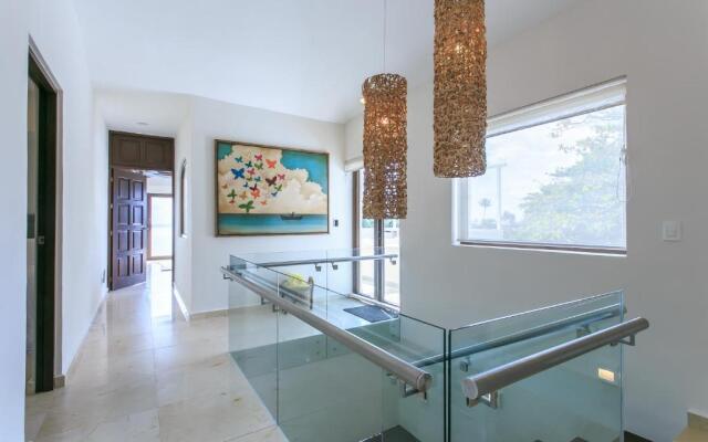 Steps to Best Beach VILLA UNICA 6Bedroom