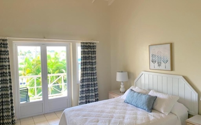Bay View #7 - 3 bedroom, 3.5-bath waterfront townhouse in a gated community in Rodney Bay 3 Townhouse by RedAwning — фото 4