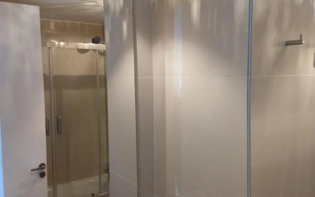 Apartamento de Lujo. Frente Mall Plaza