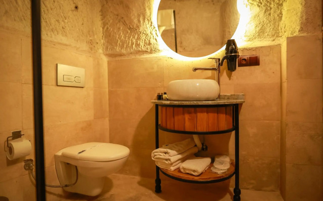 Cave Life Hotel