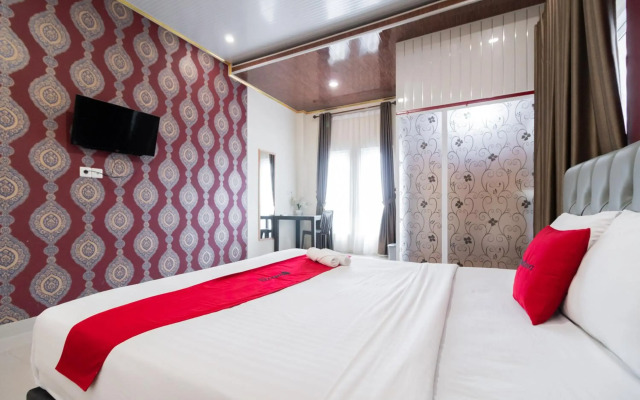 OYO 1648 Penginapan Three Joye