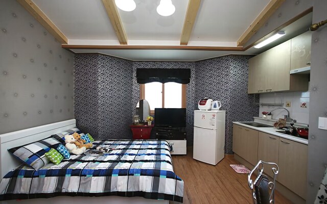 Yeongwol Hanbando River Pension