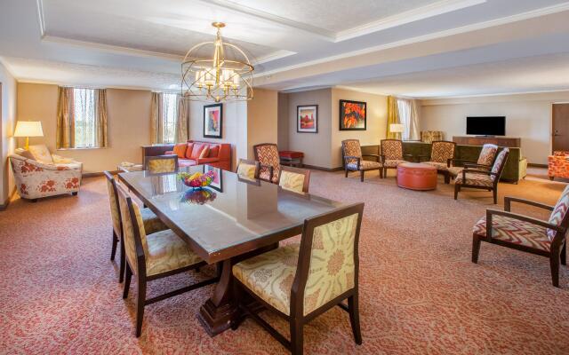 Crowne Plaza Louisville Airport Expo Ctr by IHG
