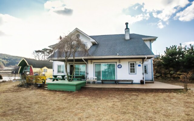 Seosan Travel & Dream Pension