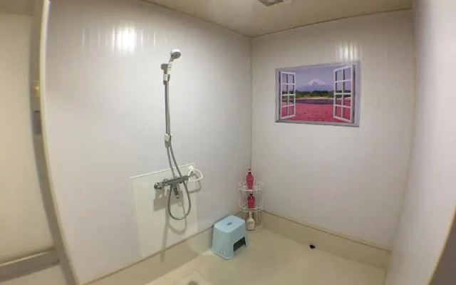 Guest House Sakaihigashi Nikoniko – Bathroom – Sakai