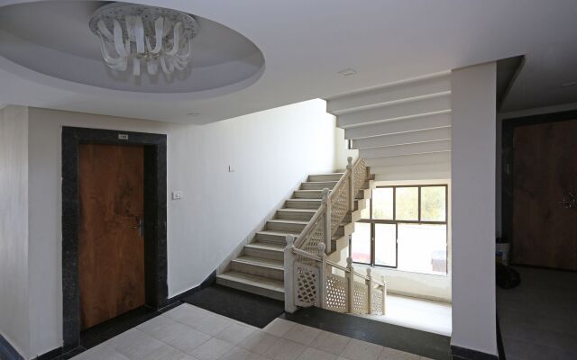 Hotel Mahabir Sheraton by OYO Rooms