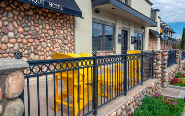 The Tavern Hotel