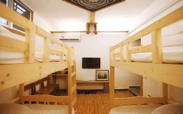 Zhangjiajie Destination Youth Hostel