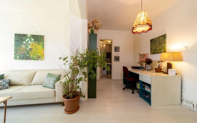 Charming Flat with Refreshing View in Kadikoy