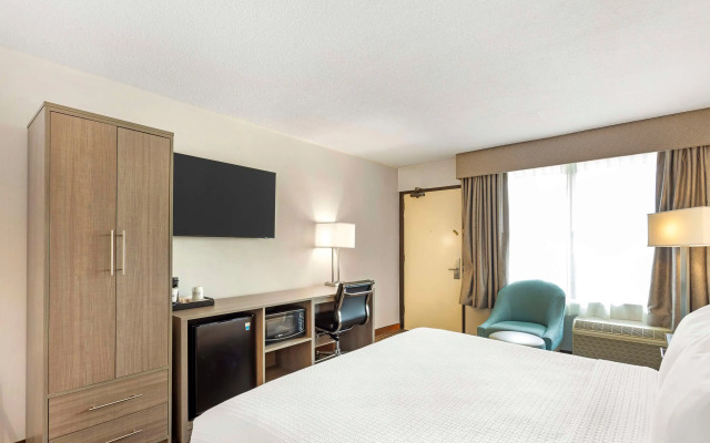 Best Western Mill River Manor