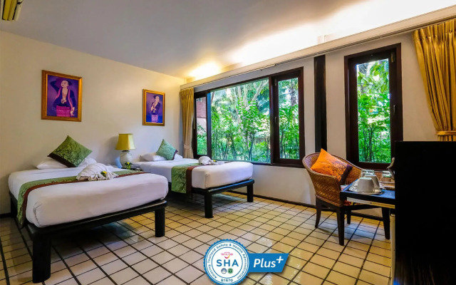 Baan Amphawa Resort & Spa