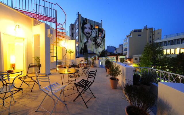 Live in Athens, Psyrri Central Apartments