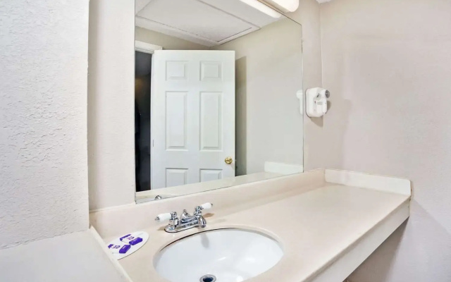 Knights Inn Sterling Heights