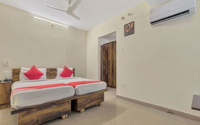 OYO 11969 Lotus Grand