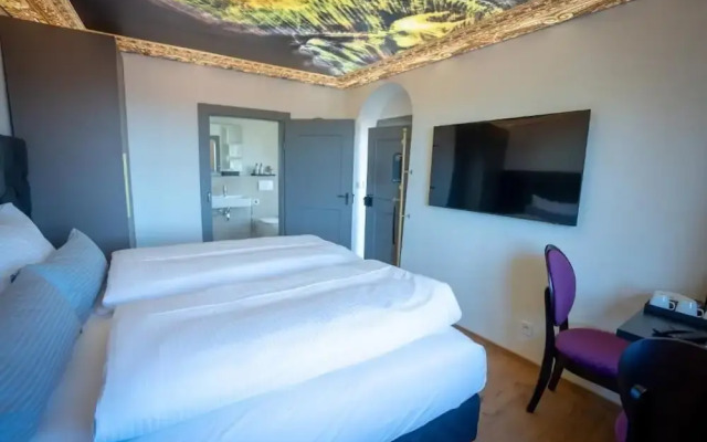 Maxim Suites by Elias Holl