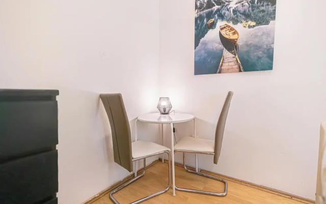 Modern 2BR Apt Longstay Sleeps 5