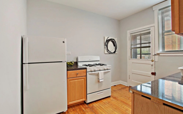 Deluxe 1BR Apt in a Ravenswood