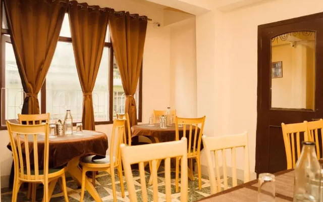 Capital O 70085 Hotel Siddhi Vinayak Regency