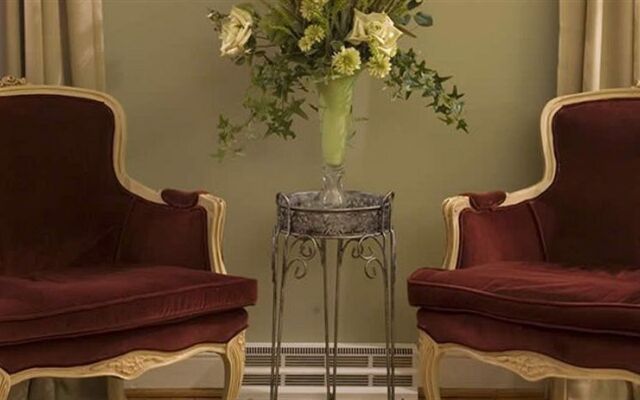 Colonial Gardens Bed & Breakfast