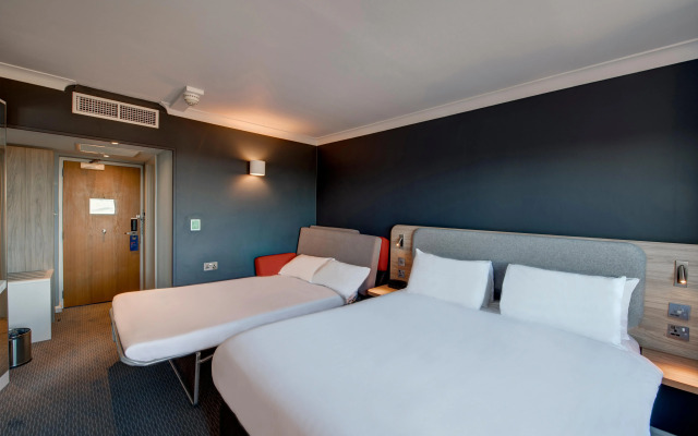 Holiday Inn Express Edinburgh City West by IHG