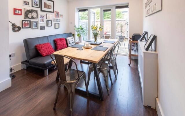 Cosy 2BD Terrace House in Chorlton