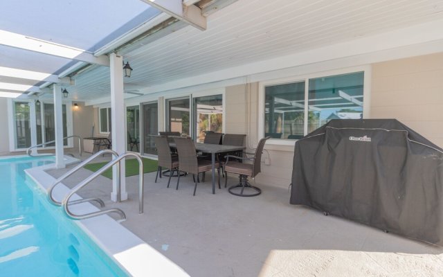 Sleeps 12 4 Bedroom Pool Home Close to Beaches Restaurants & More 4 Home by Redawning