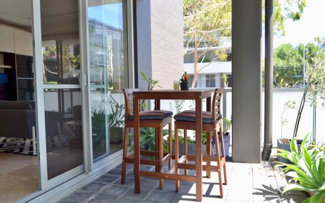 Luxurious 3 Bedroom Apartment With Parking Near CBD