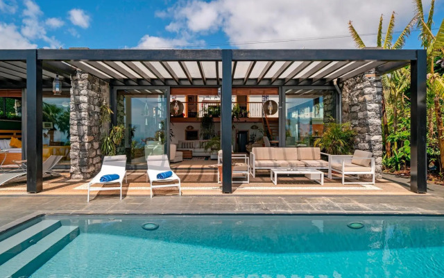 Garden Paradise by OurMadeira