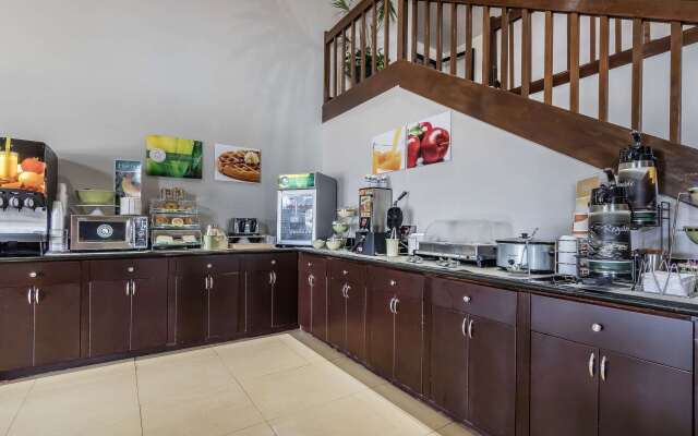 Quality Inn & Suites Stuttgart North