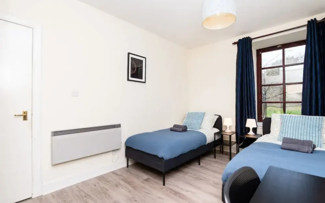 2 Bed Flat-ground Floor-parking