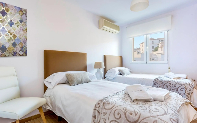 Fabulous Penthouse Prime Location. 3 Bd & Private Terrace & Views to Alhambra. Ático Plaza Nueva - Cottages_and_Houses in Granada - Photo 2