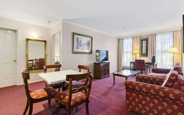 Canterbury International Hotel