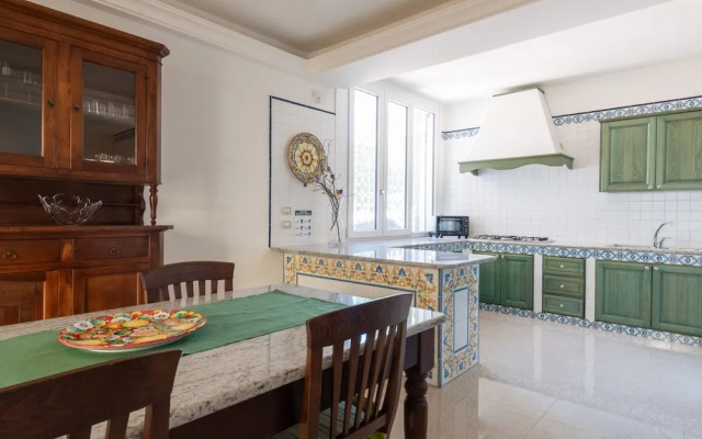 Lovely Family Villa in Modica
