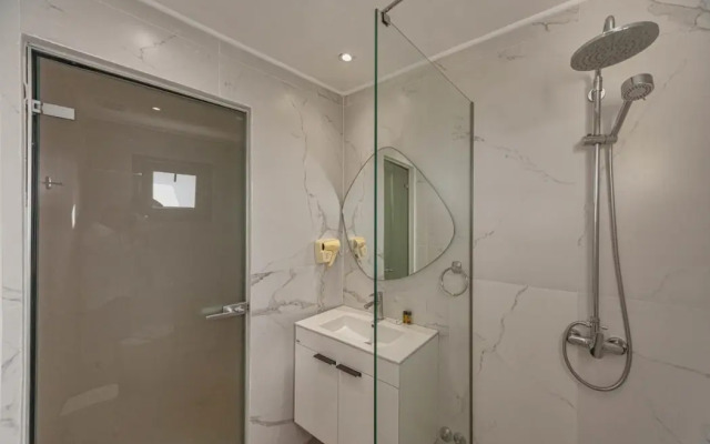 Island Beach Resort - Adults Only
