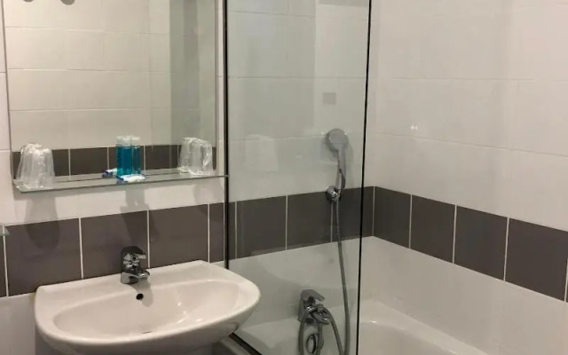 Kyriad Lyon Est - Genas Eurexpo