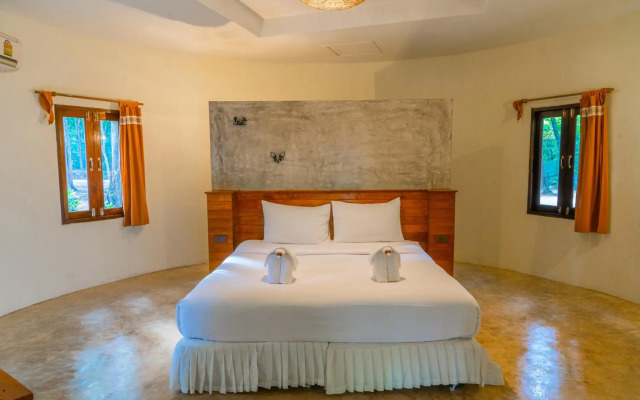 The Tropical Beach Resort