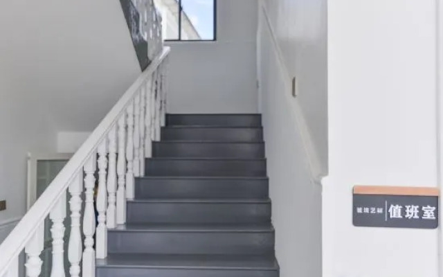 Dali Ancient City Yujing Yishu Homestay