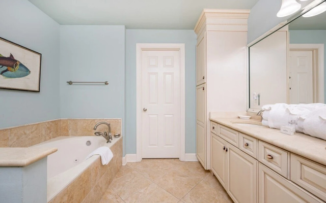 Phoenix Ix 504 3 Bedroom Condo