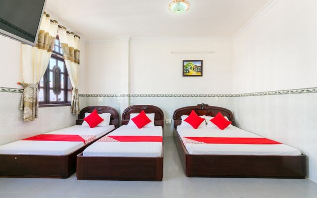 OYO 692 Trang Pham Hostel
