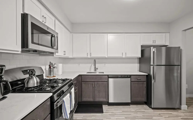 Family Friendly 2BR 2BA in the City