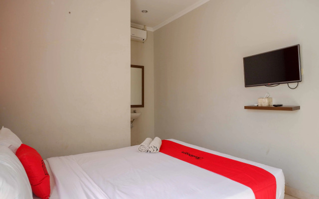 RedDoorz Syariah near Museum Wayang Kekayon