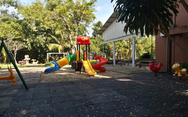 Sand Paisan Resort