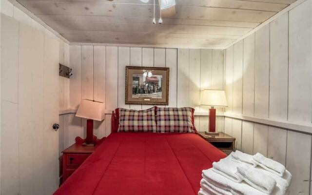 River Bend Lodge - Five Bedroom Cabin